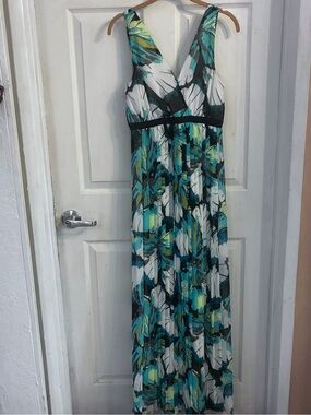 New York & Co. Woman’s Teal/Turquoise/White Floral sleeveless Maxi Dress Size: S